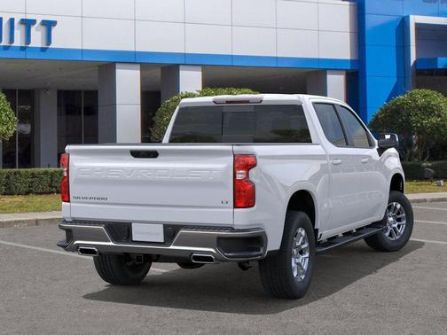 Summit White 2026 Chevrolet Silverado 1500 LT