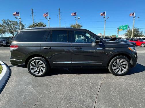 Starlight 2023 Lincoln Navigator Reserve