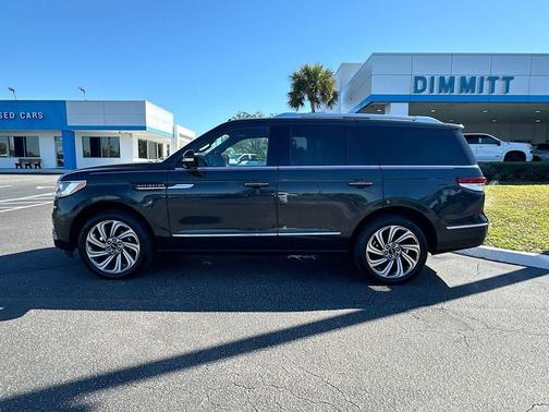 Starlight 2023 Lincoln Navigator Reserve