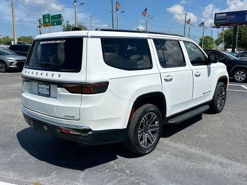 Bright White Clearcoat 2024 Jeep Wagoneer Series II