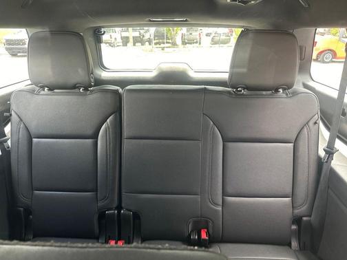 Black 2024 Chevrolet Suburban LT