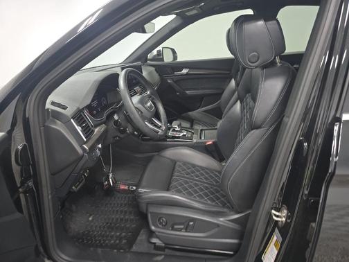 Mythos Black Metallic 2023 Audi SQ5 3.0T Prestige