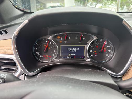 Iridescent Pearl Tricoat 2022 Chevrolet Equinox Premier