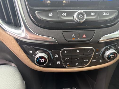 Iridescent Pearl Tricoat 2022 Chevrolet Equinox Premier