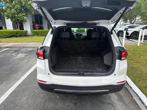 Iridescent Pearl Tricoat 2022 Chevrolet Equinox Premier