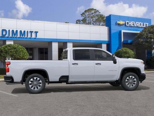 Summit White 2026 Chevrolet Silverado 2500 Custom