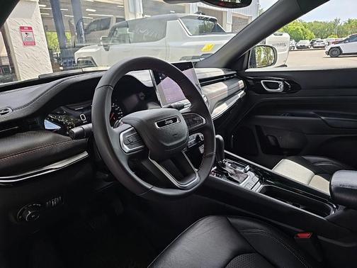 Bright White Clearcoat 2025 Jeep Compass Trailhawk