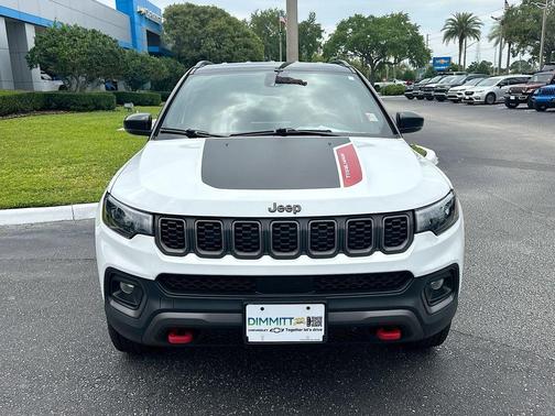 Bright White Clearcoat 2025 Jeep Compass Trailhawk