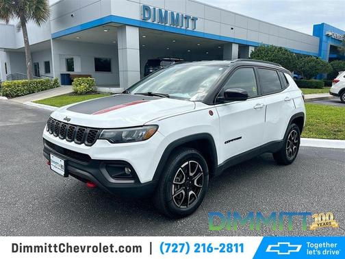 Bright White Clearcoat 2025 Jeep Compass Trailhawk