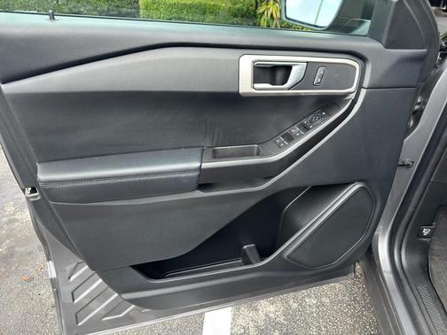 2022 Ford Explorer Base