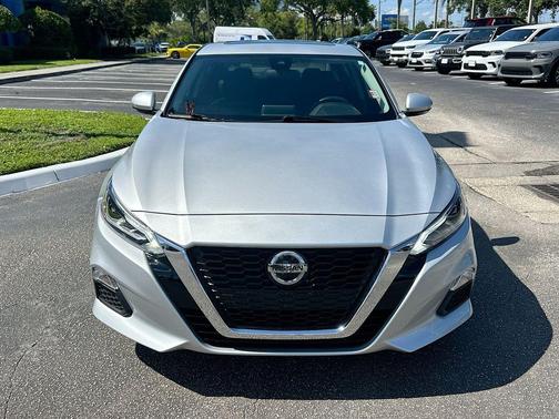 Brilliant Silver Metallic 2021 Nissan Altima 2.5 SV