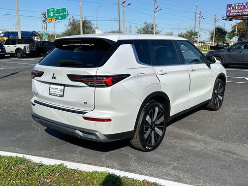2025 Mitsubishi Outlander SE