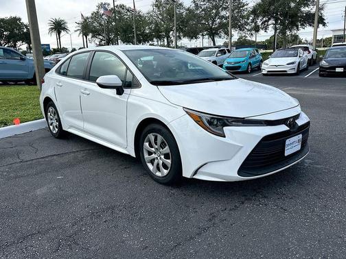 2025 Toyota Corolla LE