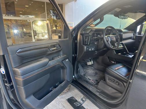 2024 GMC Sierra 2500 AT4