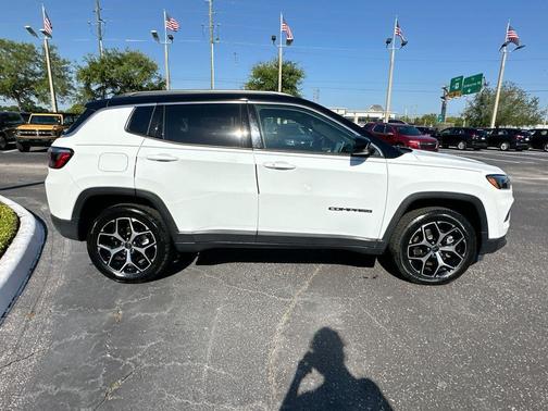 Bright White Clearcoat 2025 Jeep Compass Limited
