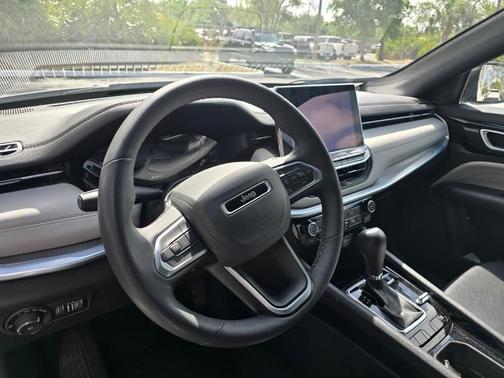 Bright White Clearcoat 2025 Jeep Compass Limited