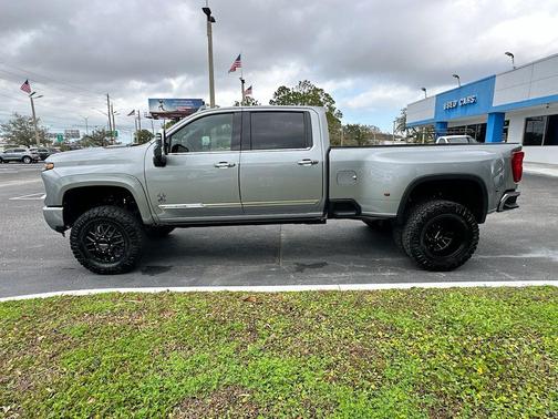 Sterling Gray Metallic 2026 Chevrolet Silverado 3500 High Country