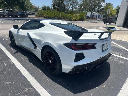 Arctic White 2026 Chevrolet Corvette Stingray w/2LT