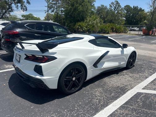 Arctic White 2026 Chevrolet Corvette Stingray w/2LT