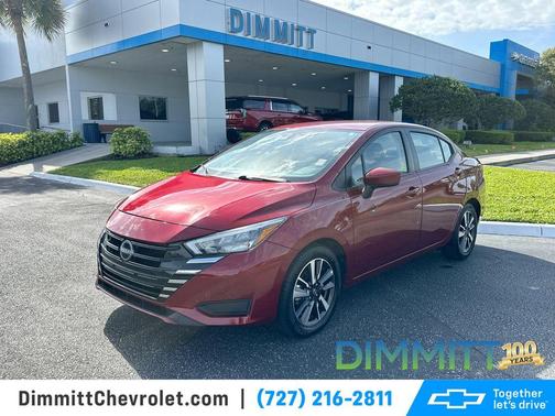 Scarlet Ember 2025 Nissan Versa 1.6 SV