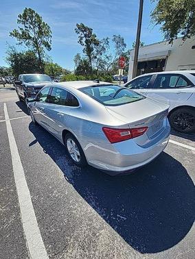 Silver Ice Metallic 2020 Chevrolet Malibu 1LS