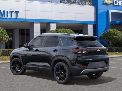 Mosaic Black Metallic 2026 Chevrolet Trailblazer LT