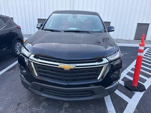 Mosaic Black Metallic 2023 Chevrolet Traverse LS
