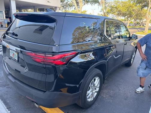 Mosaic Black Metallic 2023 Chevrolet Traverse LS