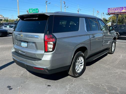 2024 Chevrolet Suburban LT