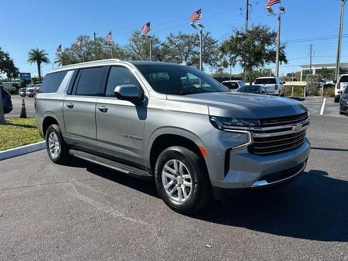 2024 Chevrolet Suburban LT