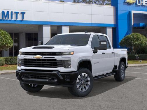 Summit White 2026 Chevrolet Silverado 2500 Custom