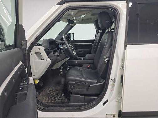 Fuji White 2023 Land Rover Defender 110 S