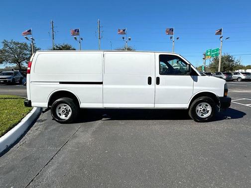 2023 GMC Savana 2500 Work Van