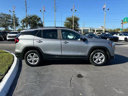 2023 GMC Terrain SLE