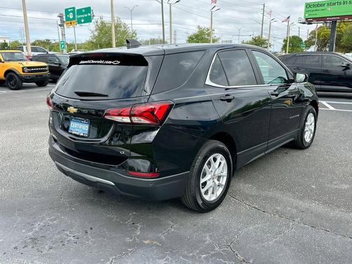 Mosaic Black Metallic 2024 Chevrolet Equinox LT