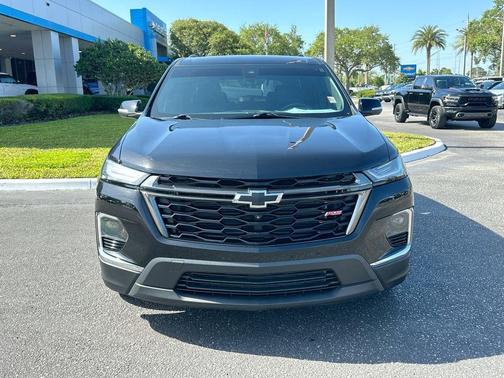 Mosaic Black Metallic 2023 Chevrolet Traverse RS