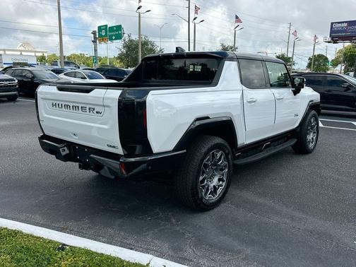 White 2025 GMC HUMMER EV Pickup 3X