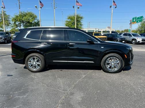 Stellar Black Metallic 2022 Cadillac XT6 Luxury FWD