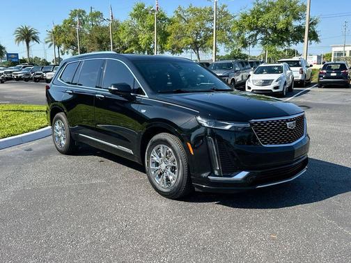Stellar Black Metallic 2022 Cadillac XT6 Luxury FWD