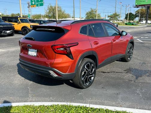 Cayenne Orange Metallic 2024 Chevrolet Trax 2RS