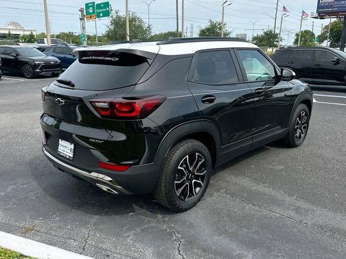 Mosaic Black Metallic 2024 Chevrolet Trailblazer ACTIV
