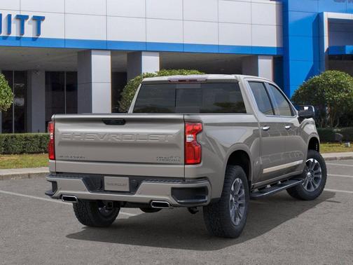 White Sand 2026 Chevrolet Silverado 1500 High Country