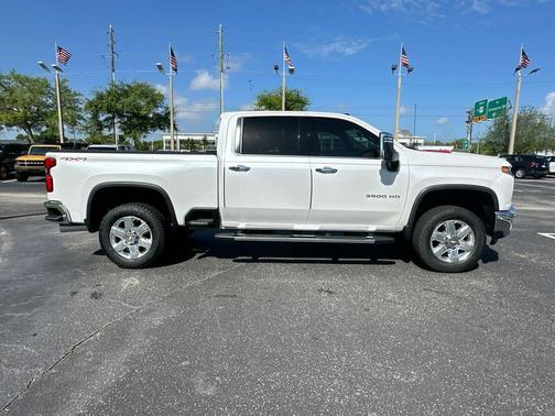 Iridescent Pearl Tricoat 2022 Chevrolet Silverado 3500 LTZ