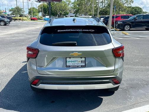 Sterling Gray Metallic 2025 Chevrolet Trax LT