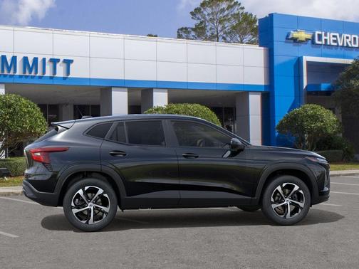 Mosaic Black Metallic 2026 Chevrolet Trax 1RS