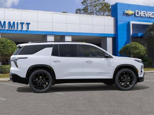 Polar White 2026 Chevrolet Traverse RS