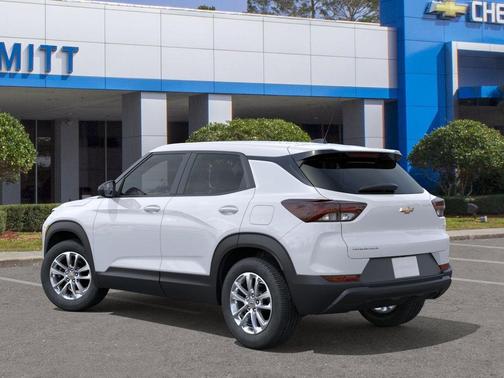 Summit White 2026 Chevrolet Trailblazer LS
