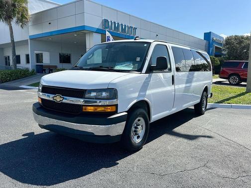 2024 Chevrolet Express 3500 LT