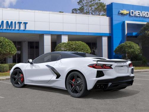 Arctic White 2026 Chevrolet Corvette Stingray w/2LT