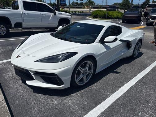 Arctic White 2024 Chevrolet Corvette Stingray w/2LT